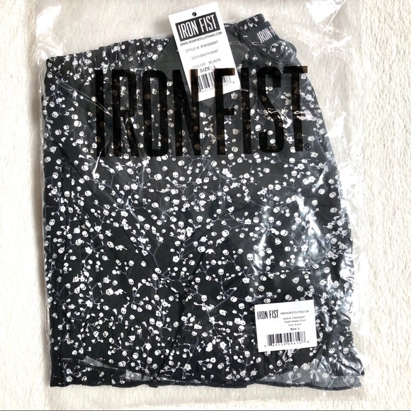 Iron Fist Death Breath Short with Skulls Size L - Picture 7 of 8